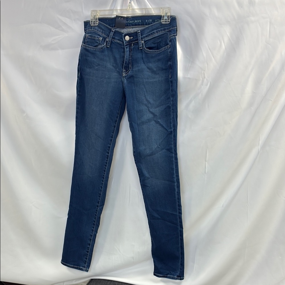 Calvin Klein Blue Denim Utra Skinny Jeans with Sleek Fit Size 6